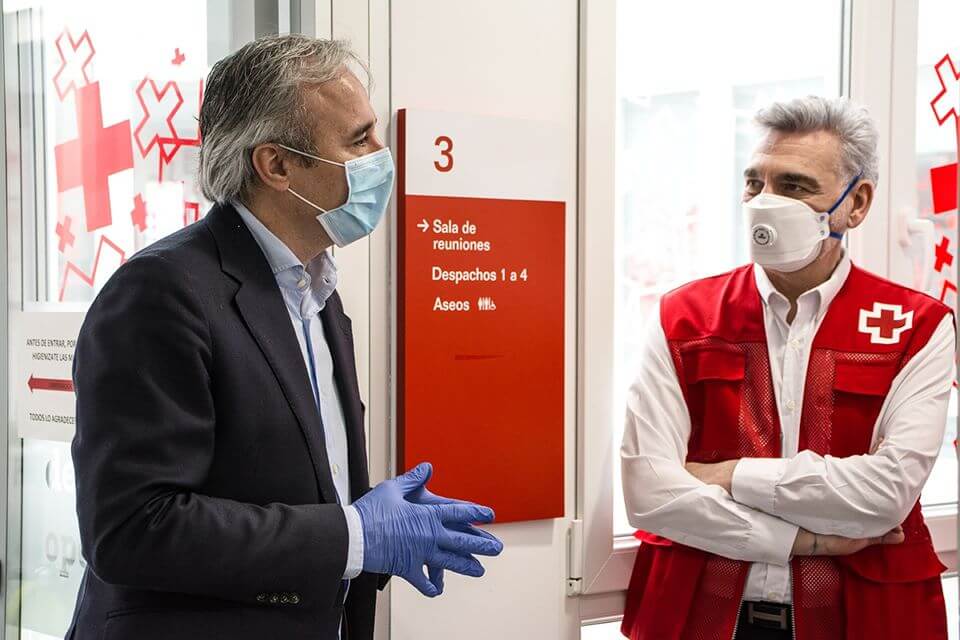 Jorge Azcón con el Presidente de Cruz Roja